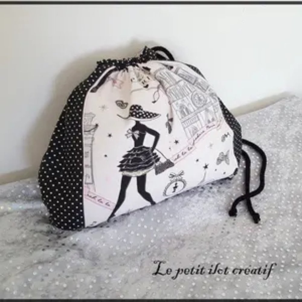 Chic "Vintage Paris" pouch. 100% cotton